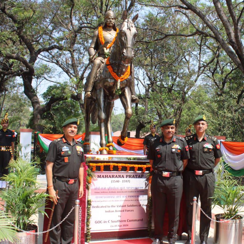 #WarriorIcons

Honouring our #HistoricalLegacy, Lt Gen AK Singh, #ArmyCdr, unveiled statues of #MaharanaPratap & #PrithvirajChauhan in #Pune Military Station. These monuments stand as enduring symbols of valor & courage, honoring our #ArmedForces timeless legacy.
#AgnipathScheme