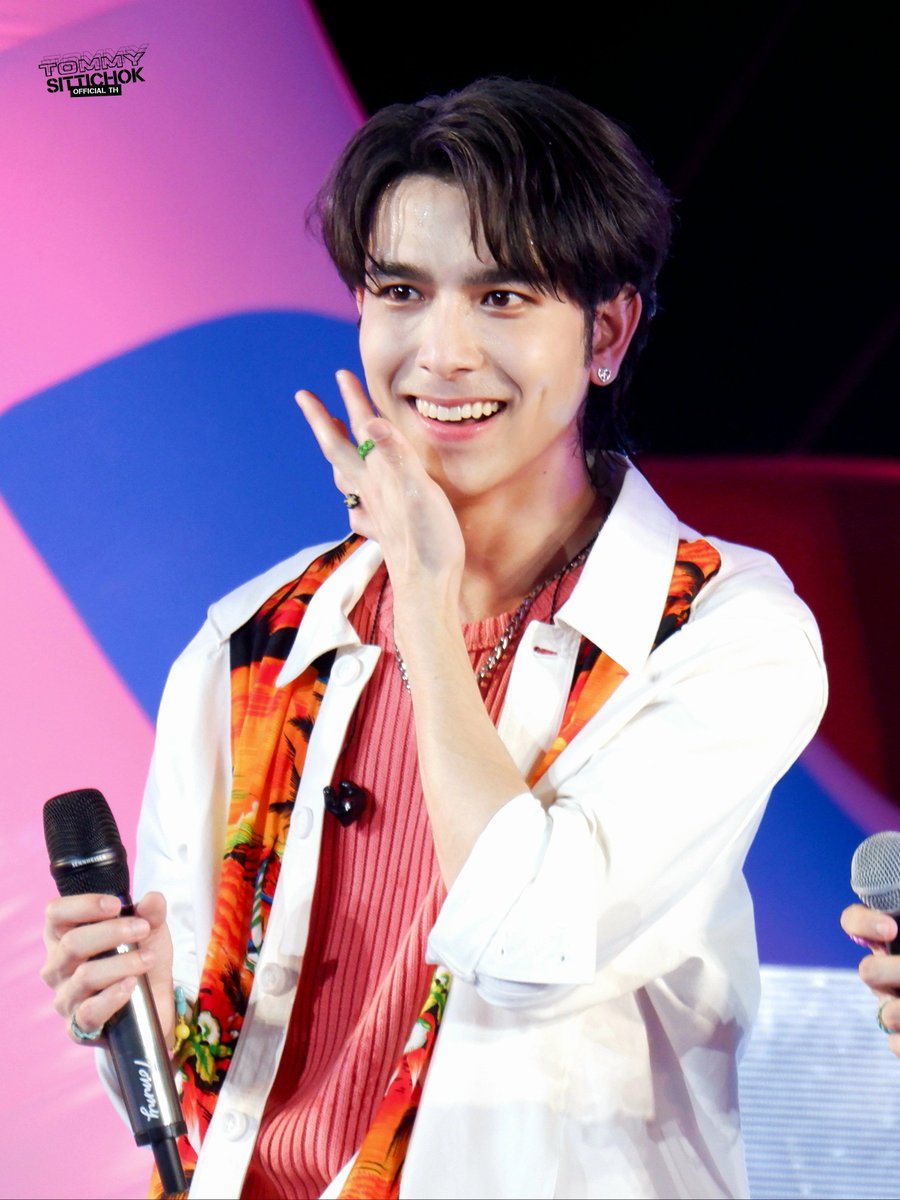 อากาศร้อนๆอย่างนี้
มาฟังเพลง 𝑴𝒓.𝑺𝒆𝒂 จากทอมมี่กันดีกว่าค่ะ ☀️ 🏖

#StreamForTOMMY
#MrSeaByTommy
#TOMMY1stSingleDebut
#MRSEA
#tommysittichok #StarMee

Official MV
▶️: Youtu.be/QBV7H1Y1Pzc

Live Session
▶️: Youtu.be/Vo8TBFZYJVE

🎧: lnkfi.re/mrseatommy