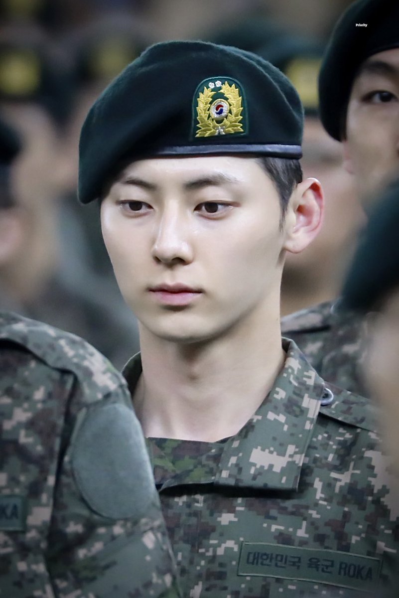 Priority89's tweet image. 240411 🫡 고생했어~! 
그리고 항상 건강만 하자🤍

#황민현 #HWANGMINHYUN #ファンミンヒョン