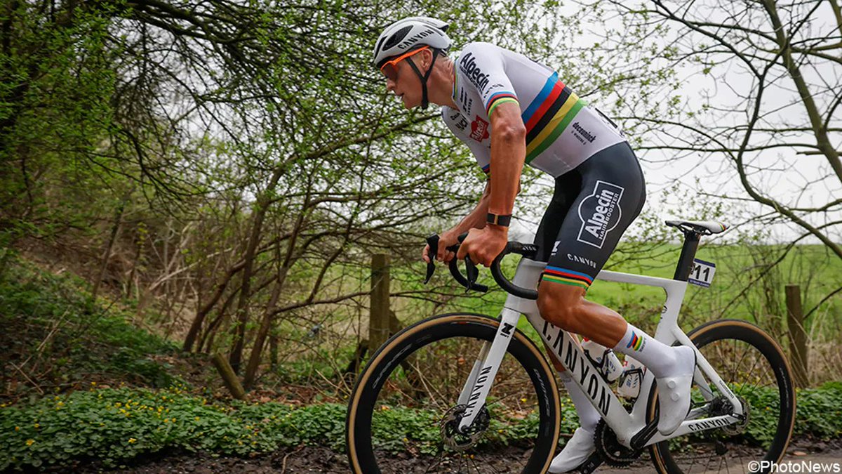 Tom Boonen gelooft in monumentenjacht Van der Poel: 'Uitzonderlijke kans om dit jaar Luik-Bastenaken-Luik te winnen' sporza.be/nl/2024/04/10/…