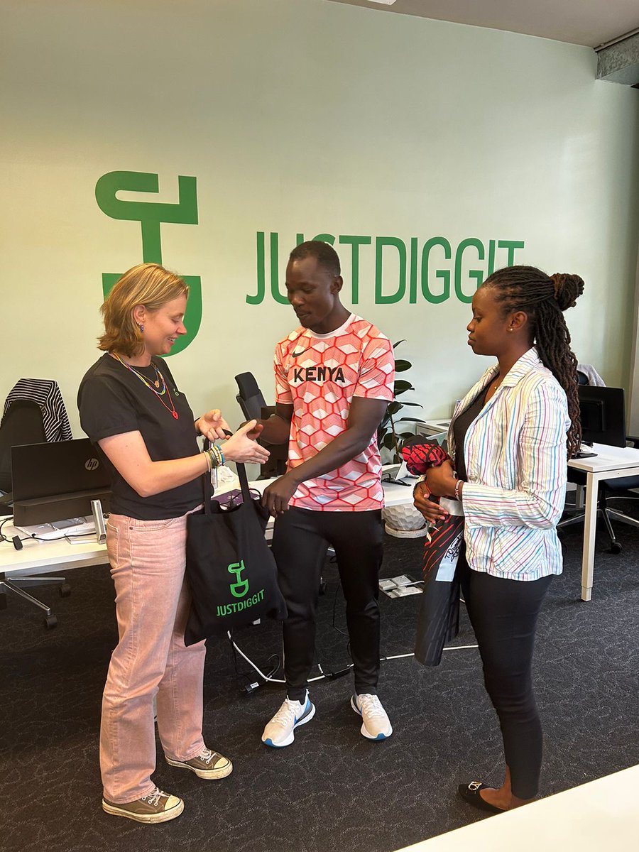 BrandTonyOmondi's tweet photo. Paid a courtesy call to @justdiggit 🌱 earlier this week.
I am thrilled be appointed as their  brand ambassador and happy to champion the battle against climate change by regreening Africa! 🌍 https://t.co/p7fjlA2Q64
