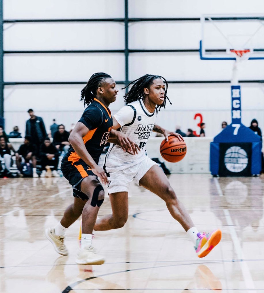 6’4 2025 Combo Guard Kingston Caldwell @KingstonCaldwe5 is one to watch. This Milwaukee guard is performing at a HIGH LEVEL. He has a college ready body that can guard every position, knocks down 3s, and is GREAT going downhill. #denardbros〽️