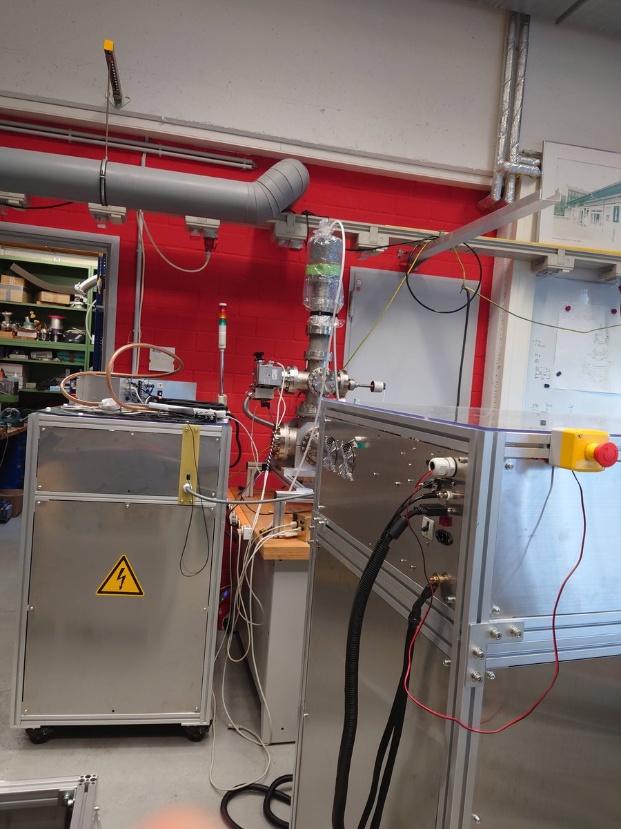 User_Office_IMR's tweet image. A 33 T high magnetic field system for X-ray scattering is installed to Bessy II, Berlin. GIMRT based international collaboration creates new opportunity for X-ray science community.
#GIMRT #Xrayscattering #33Thighmagneticfield