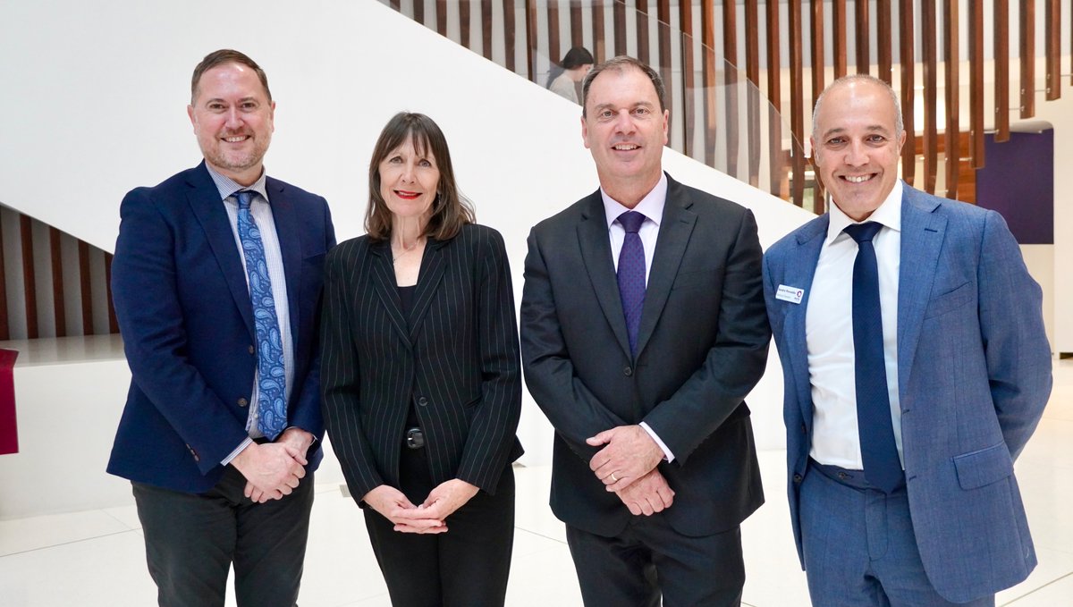 Today we welcomed Victorian Minister for Precincts @ColinBrooksMP for a tour, showcasing our role in the world-class Parkville Biomedical Precinct. We're incredibly lucky in Melbourne to have so many health and research orgs in one place sharing knowledge and patient care.