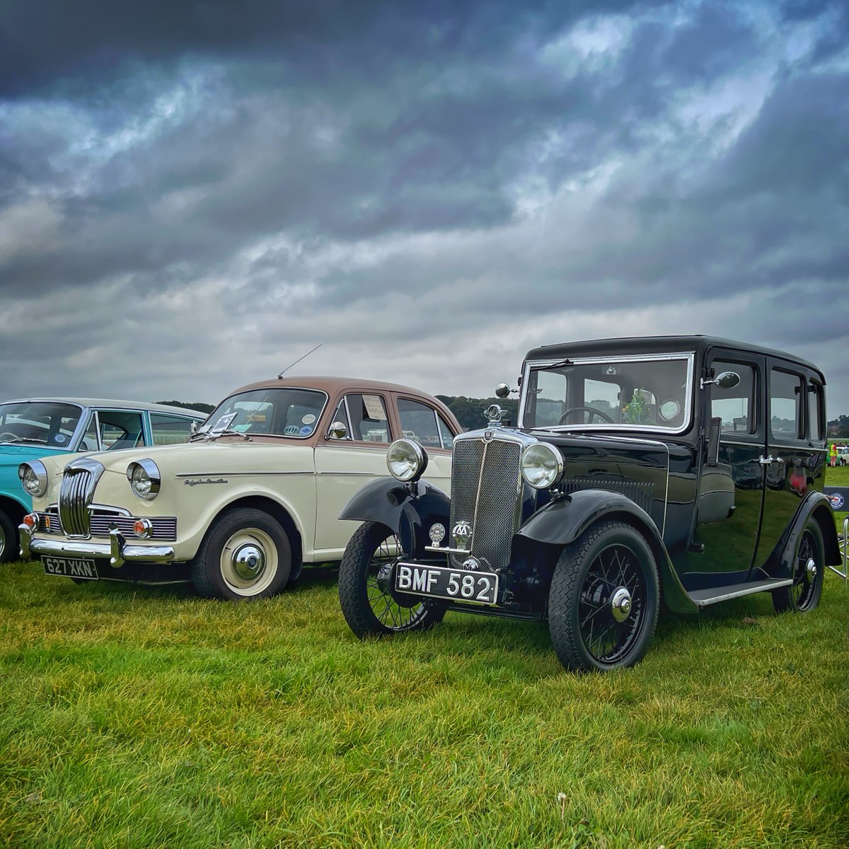 always a great mix of cars at the YHVG events

full-res downloads, prints, wall art and gifts in the #YorkHistoricVehicleGroup gallery on pmhimages.com

 #car #cars #carenthusiast #carenthusiasts #petrolheads #britishmotors #britishmotorenthusiast #classicbritish
