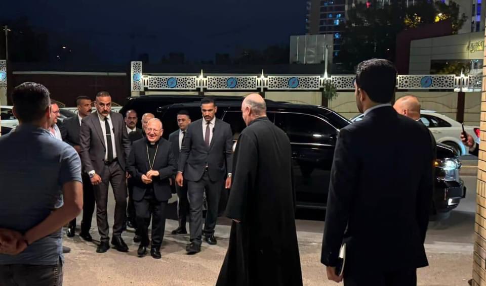 Beaucoup d’émotions et de joies pour le retour du Cardinal Sako a #Bagdad après plus de 6 mois d’errance. Espérons que cela va permettre des relations politiciennes religieuse  apaisées #Irak #ChretiensdOrient