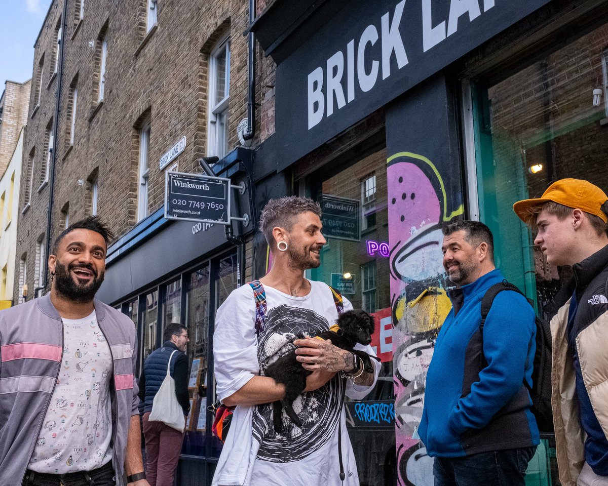 zummerzett's tweet photo. #dog #otherpeoplesdogs #london #streetphotography #dogsinthecity https://t.co/6ukO00pCtq