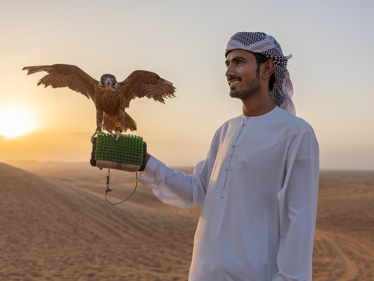 Man and his Falcon
#Dubai #UAE #UnitedArabEmirates #desert #DubaiDesert #falcon #travel #travelphotography #Canon