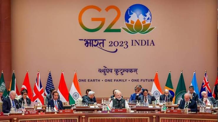 1:  𝗚𝗹𝗼𝗯𝗮𝗹 𝗦𝘂𝗺𝗺𝗶𝘁𝘀 𝗮𝗻𝗱 𝗟𝗲𝗮𝗱𝗲𝗿𝘀𝗵𝗶𝗽:

As host of #G20 Summit, #India has positioned itself at forefront of global discussions & decision-making processes. 

PM #Modiji used these platforms to promote India's vision for inclusive & sustainable world order.