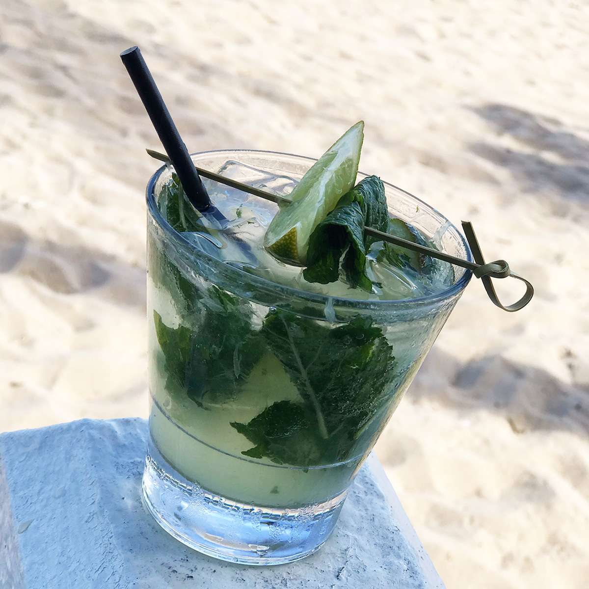 Thirsty Thursday's! 🌱🍹 7 dollar Mojito's Bacardi limon rum, freshly muddled lime, mint, sugar!  Happy Hour 4-7pm 50% off select drinks at the bars and appetizers starting at 4.95. 🌺🌊🌴 #happyhour #freshseafood #livemusic #islandcocktails #lbts #arubabeachcafe