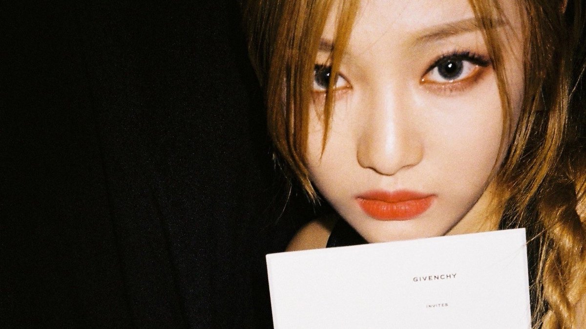 𝙰quí solo hay pura monita conocedora de 𝑎rt &amp; this 𝕚s me ♡👊🏻 sepan que mientras ustedes estan en sus sofás yo ando apoyando al #𝚙𝐫𝕠jǝctえຳː𝐫𝚢𝑘 a ser 𝕥op1 por toda 𝕝a semana, para que nadie nos diga que las 𝚖ean 𝐠irls no chambeamos too.

𝐜ō𝐪uettǝ ◌◞✿ ུ 𝚋a𝐫𝚋īe