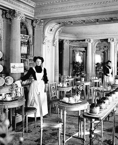 L'épicerie Fauchon, place de la Madeleine. 
1910. Paris