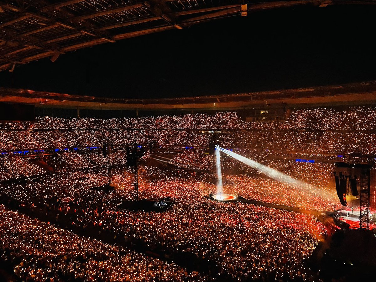 mald1501's tweet photo. @StadeFrance Coldplay 🤩 https://t.co/p2S31YHJdP