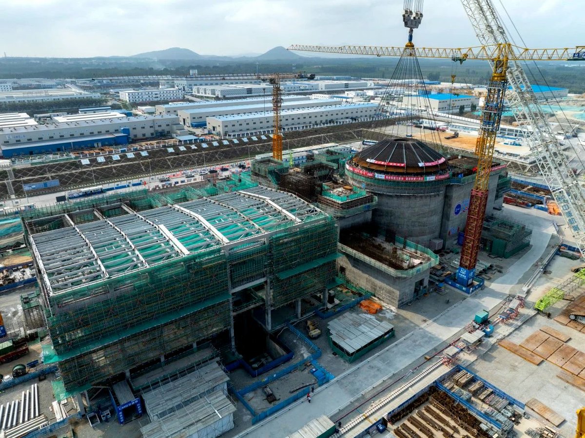 World's 1st onshore commercial small modular reactor Linglong One started installing its digital Distributed Control System (DCS) Wed in S China. The DCS, comprising 2 homegrown platforms, will ensure stable operation of the reactor that can yield 1 bln kWh of electricity a year.