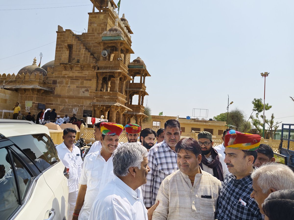 ईद के मुबारक मौके पर नागौर शहर स्थित दरगाह सूफी साहब में स्थानीय विधायक श्री हरेन्द्र जी मिर्धा के साथ ईद के कार्यक्रम में भाग लिया ! #eidmubarak2024