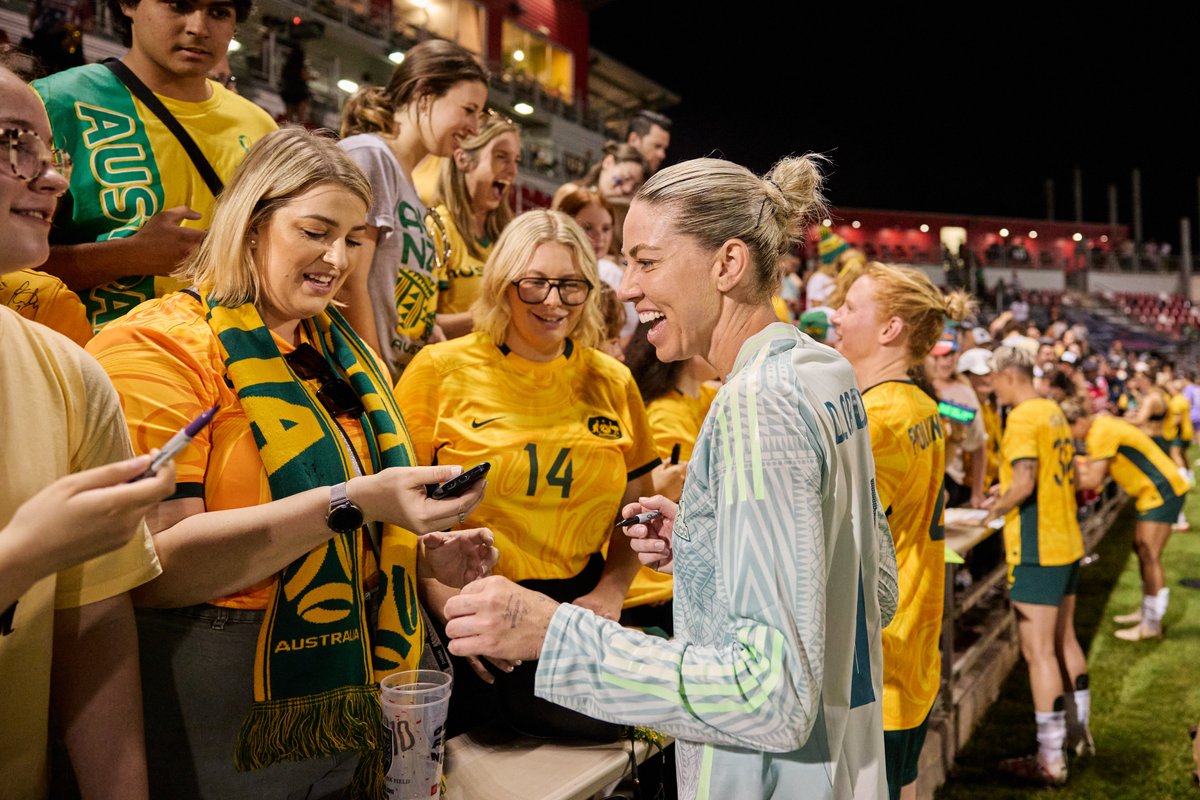 Best fans in the world ❤️

Thanks for all of your support last night in San Antonio, can't wait to see you back at home in May! 👏

#Matildas #MEXvAUS