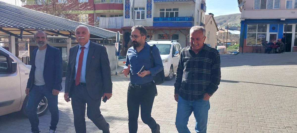 Dört dağ içerisinde bir devrimci başkan ✅Sadece sol, sosyalist, ilerici güçlerin değil bir nevi tüm ülkenin de gözü Hozat’ta olacak ✅Devrimci damarın güçlü olduğu ilçede SOL Partili Belediye Bşk. Aydın Kaya’nın attığı her adım tüm “sol”u bağlayacak birgun.net/makale/dort-da…