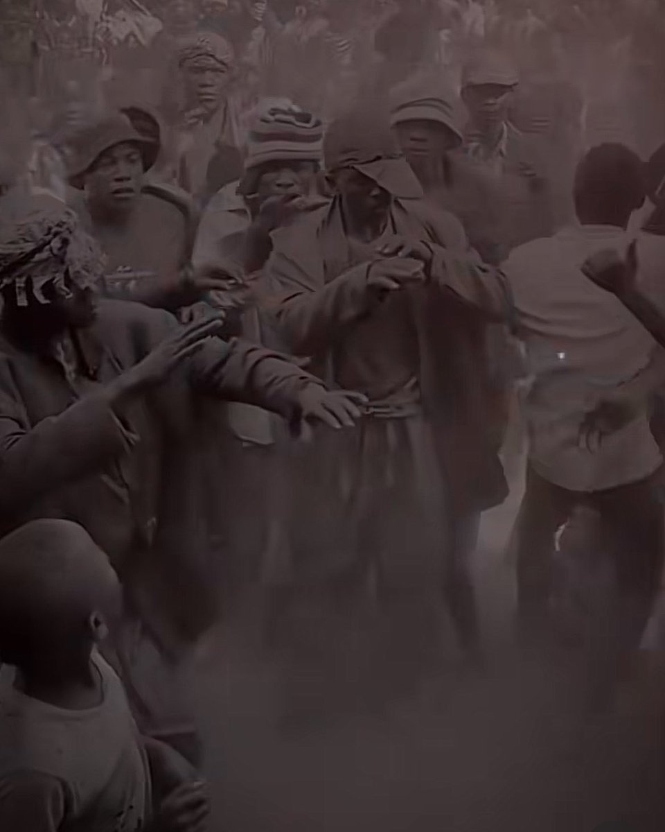 ابھی ۹ مئی کے عرس کی تیاریاں جاری تھیں اوپر سے ۱۰ اپریل بہاولنگر میں ہو گیا۔
نور جہاں کے پتروں کے کارنامے۔
#Bahawalnagar #AEWDymamite #ASEA2024 #Eidmubarak2024 #FalloutOnPrime