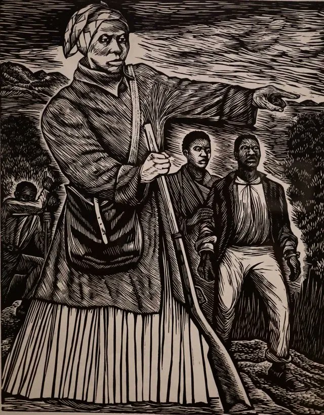 Elizabeth Catlett's artwork of Harriet Tubman, 1953, an abolitionist who led hundreds of enslaved people to freedom. During the US Civil War she was a Union army armed scout, liberating 700 slaves in S.Carolina. She continued to serve her people until death in 1913 #WomensArt