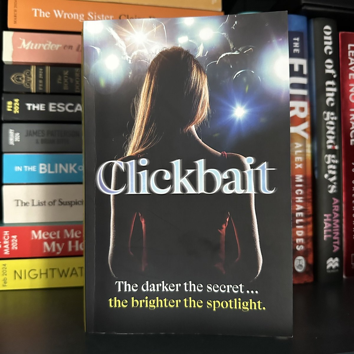 📚Happy #PublicationDay to the amazing #Clickbait by @Lauren_C_North 

5⭐️Based around a family, made famous thanks to a reality TV series, this is a book that you will want to binge in one sitting!📖

Full Review🔗 shorturl.at/hotFQ

#BookTwitter #Bookblogger