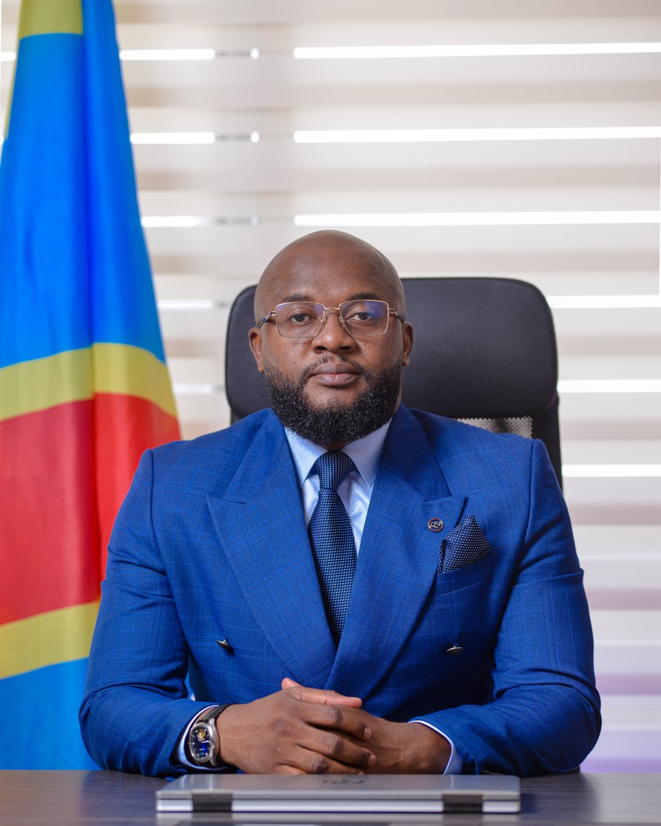LuyeyeEnoch27's tweet photo. Heureux anniversaire à l'incubateur, l'ambassadeur @leParrainRDC pluie de bénédiction et que Dieu vous donne la force pour continuer à soutenir la jeunesse de notre pays 🎉🎉🥳🥳 https://t.co/FlPAYujCZ3