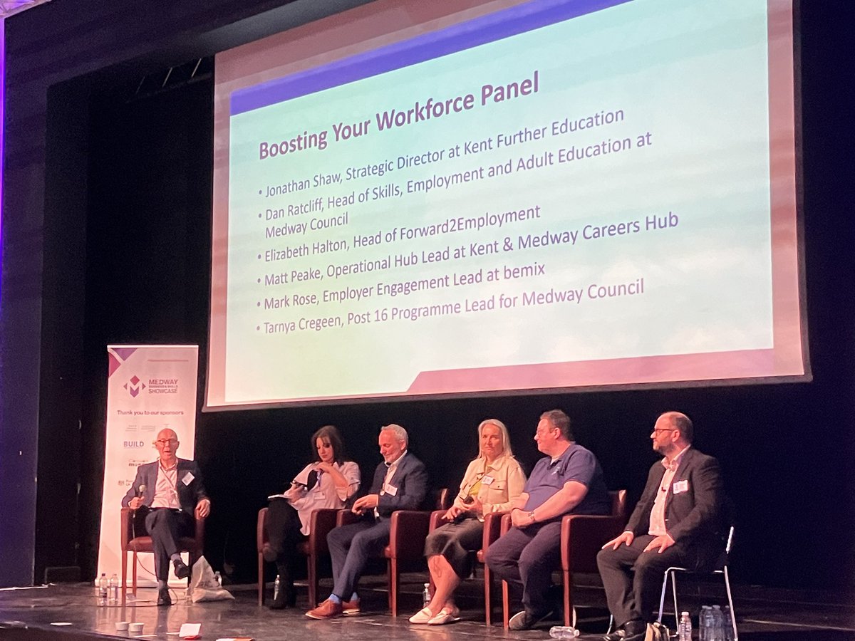 vincemaple's tweet photo. Huge thanks to everyone who made the first Medway Business &amp; Skills showcase a success.

Brilliant panels, great variety of exhibits, hundreds of attendees networking, valued sponsors, @KMTV_Kent for reporting, superb venue in @MidKentCollege and much more 

#ProudToBeMedway 1/3 https://t.co/bo517l5GU5