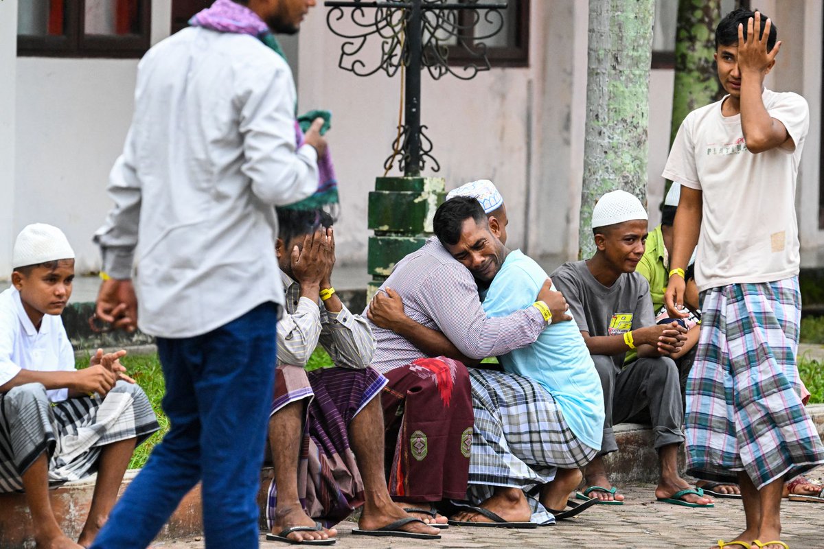 The refugees, who mourned loved ones lost on the hazardous journey from Bangladeshi camps as they prayed in honour of the holiday, will not be allowed to stay in Indonesia permanently Read More : myanmar-now.org/en/news/rohing… #Myanmar