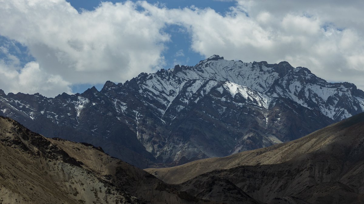 “Ladakh: A place where the sky meets the earth, and the heart meets the soul.”
📸 #framingFrames 📽️

#filmmaking #Storytelling #Love #Reuse #Time #Karma #filmindustry #extendedfamily #TruthWillPrevail

#PhotooftheDay 
#Landscape #TravelPhotography