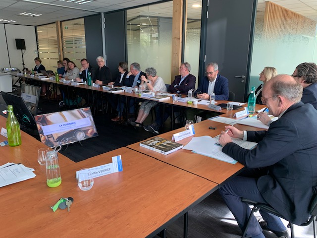 hdftourismepro's tweet photo. Conseil d’Administration de Hauts-de-France Tourisme : 18 administrateurs étaient réunis ce 10 avril autour du Président @DFasquelle.
✅️ Le Groupe @AFNOR a remis officiellement à Hauts-de-France Tourisme sa certification #ISO9001 👏
➡️ Système de Management de la Qualité (SMQ) https://t.co/R7rGkloegY
