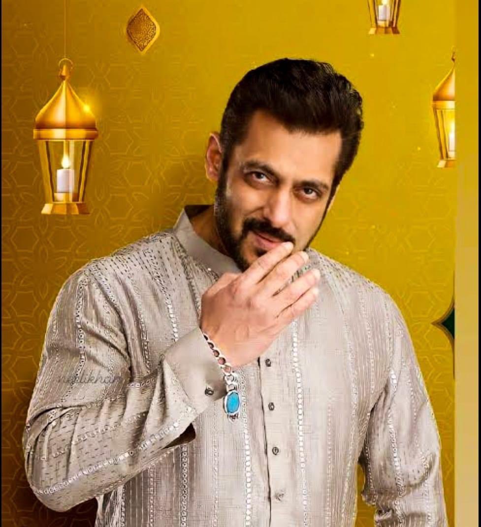 #EIDMubarak to you all and your families , may this EID God brings Joy - Love and Happiness to your lives❤️
#BeingHuman @BeingSalmanKhan
