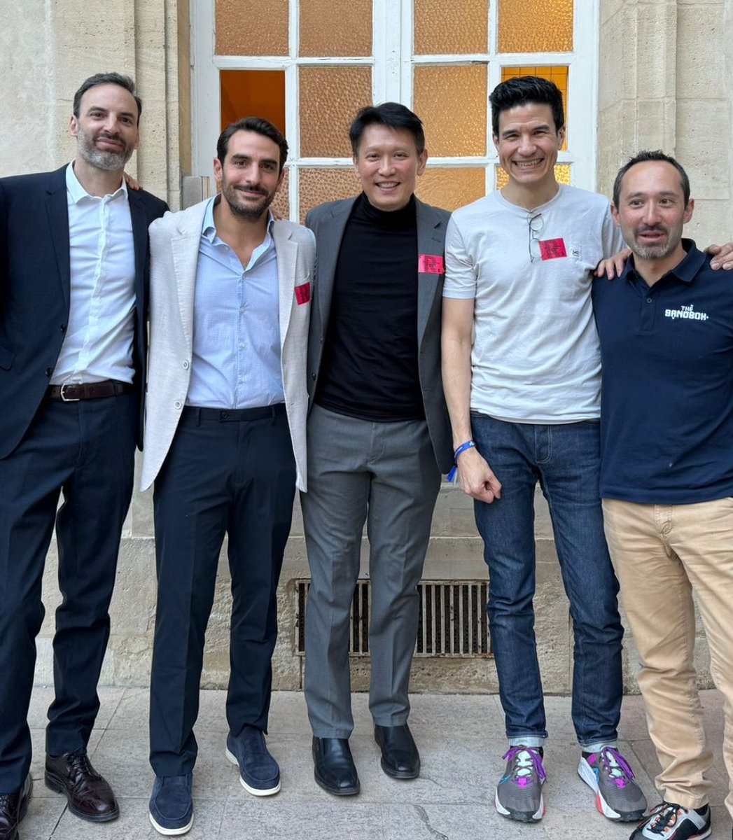 Last night @Dogami event at the French Senate during the Paris Blockchain Week 🇫🇷with @_RichardTeng CEO of @binance @viewfromhk CEO of @animocabrands @borgetsebastien @TheSandboxGame @ParisBlockWeek Merci Sénateur @JeanHingray DOGA $DOGA 💜