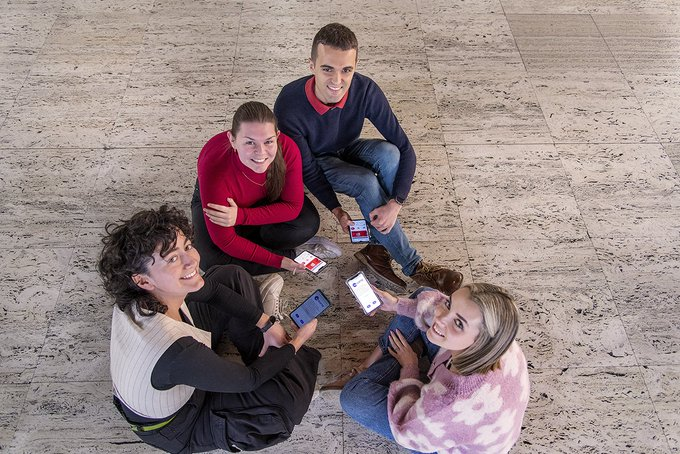 🗣️Si estás matriculado en la @unicomplutense , ya puedes convertir tu tarjeta 🪪TUI-UCM en tu Tarjeta Europea de Estudiante (ESC), y aprovechar sus ventajas cuando estés en otras universidades europeas🇪🇺 que la tengan implantada. 👉lee @TribunaComplu: 🔗 tribuna.ucm.es/news/los-estud…