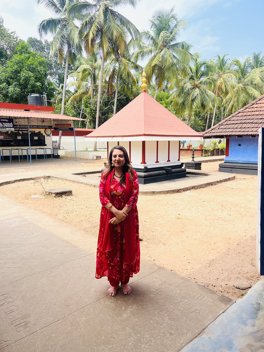 At the pious Alathiyoor Sri Hanuman Swamy Temple 🛕 It is believed that Alathiyoor Perumthikovil (Hanuman Kavu) temple was erected and consecrated by Sage Saptarshis Vasishta, some 3000 years ago . Although the main deity of this temple is Rama, this temple is popularly known…