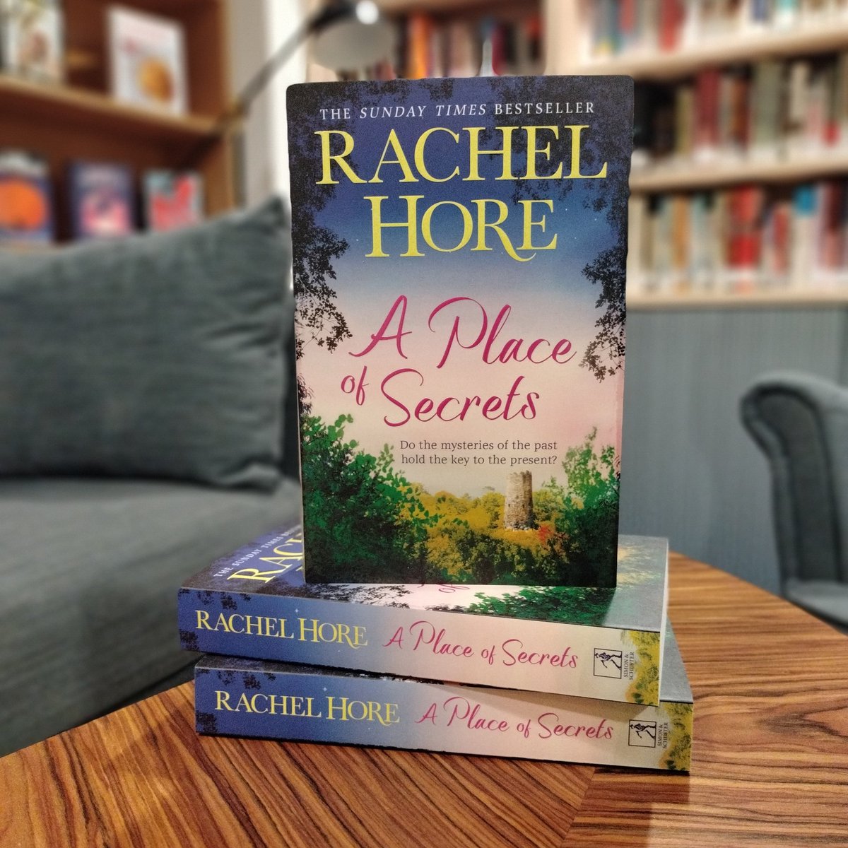 Please join me in wishing @Rachelhore a HUGE happy publication day hurrah for the brand new paperback edition of #APlaceOfSecrets, out TODAY in all good #ChooseBookshops, @WHSmith and @sainsburys! simonandschuster.co.uk/books/A-Place-…