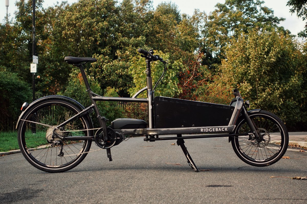 I'm currently trying to make some space by selling our Ridgeback cargo bike. This is unused besides a couple of test rides - it was replaced under warranty last summer and never got used. Lots of details here - it's listed at £2400 but I'm v keen to sell! gumtree.com/p/bicycles/rid…