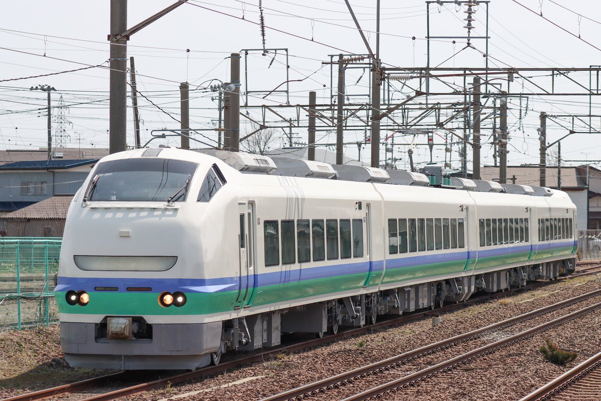 本日のAT構内試運転
E653系 H-202編成 
噂の上沼垂やっと見れました