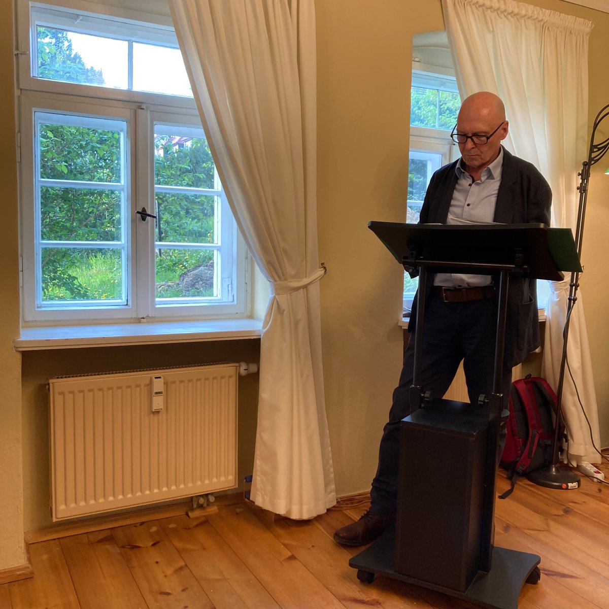 #UdoZimmermann. Ein moderner #Romantiker? In seinem Vortrag ging Prof. Matthias Herrmann auf das Leben und Schaffen des international bekannten #Komponisten ein. Danke für diesen tollen Vortrag im #Webermuseum! Noch bis September gibt es dort die Sonderschau dazu.