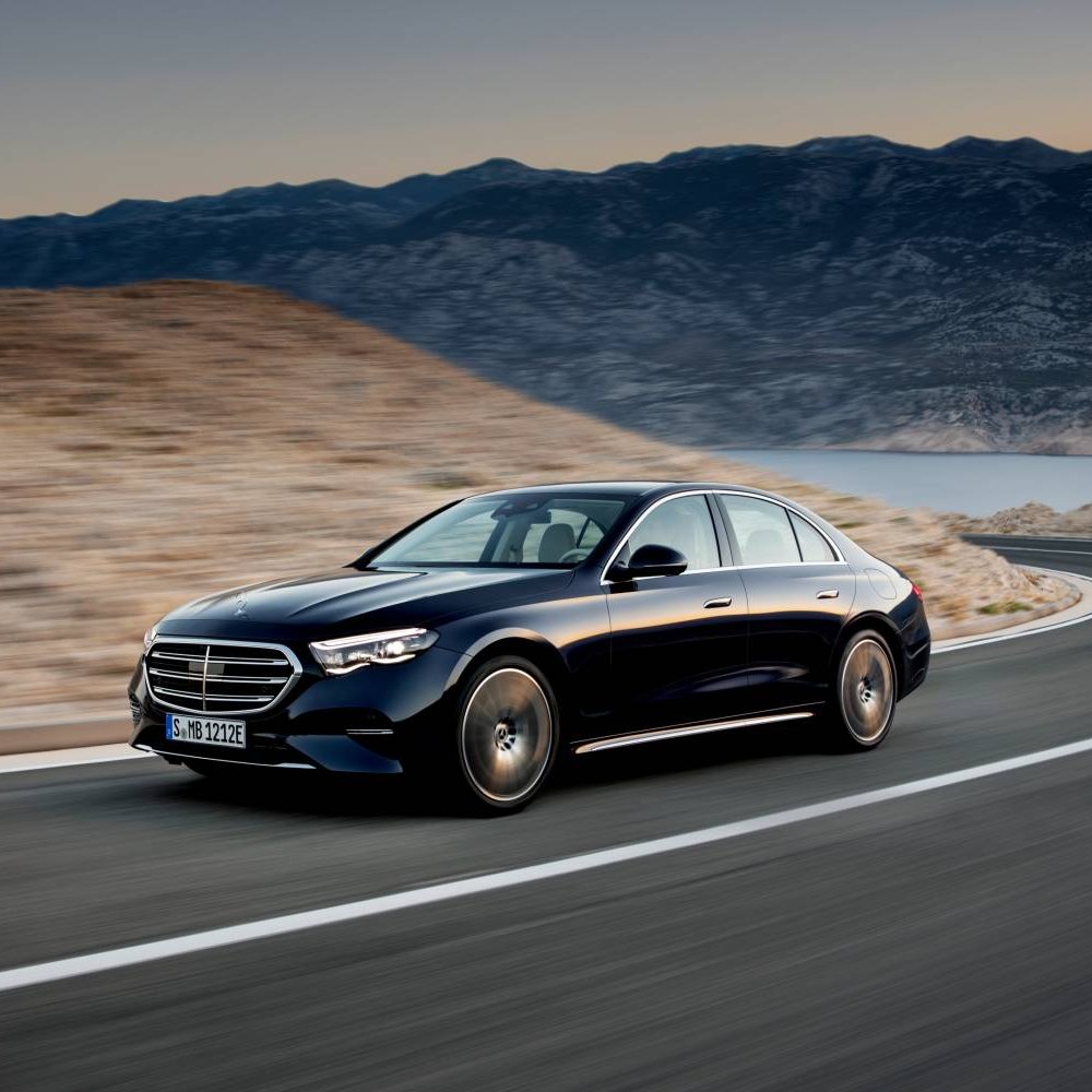 AckoDrive's tweet photo. @MercedesBenzInd @santiyer @sidpatankar @ameya_naik @PratikR2811 CONFIRMED!!
New-Gen Mercedes-Benz E-Class is coming to India by the end of 2024.
#MercedesBenzIndia #MercedesBenzEClass #NewEClass #EClass https://t.co/lzPATri6Yi