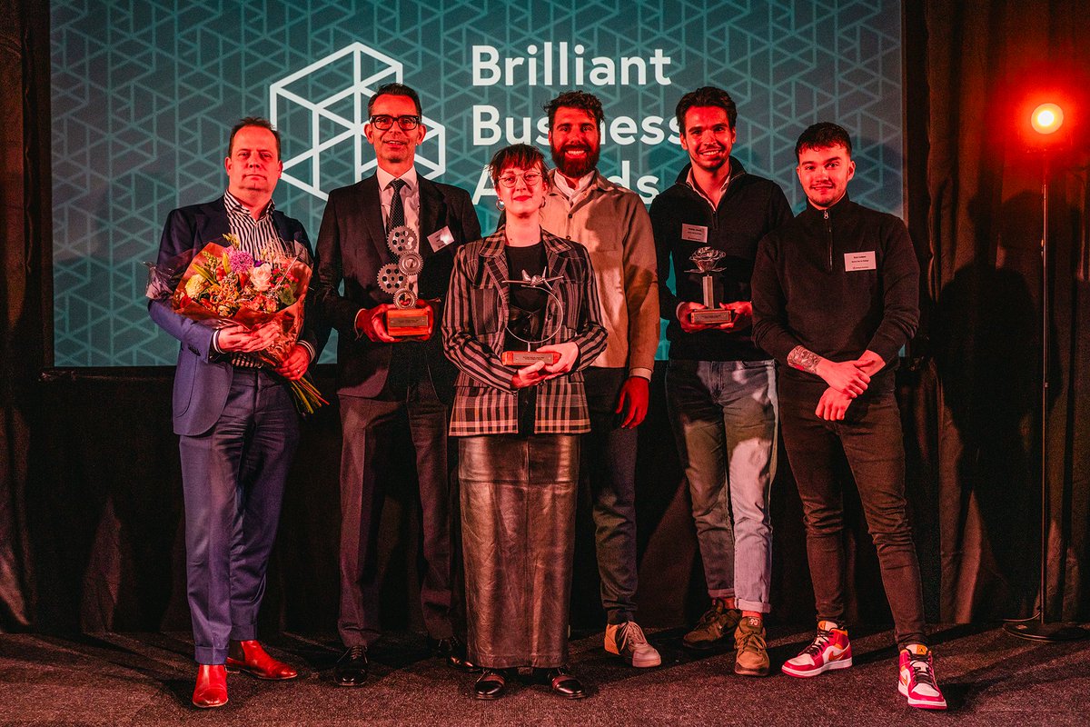 🏆 Human Material Loop en Bistro-Bar de Etalage uit Geleen hebben twee van de drie prijzen van de Brilliant Business Awards 2024 gewonnen. Benieuwd welke prijs de winnaars in de wacht hebben gesleept? Lees het nieuwsbericht op de website: sittard-geleen.nl/actueel/Home/N….