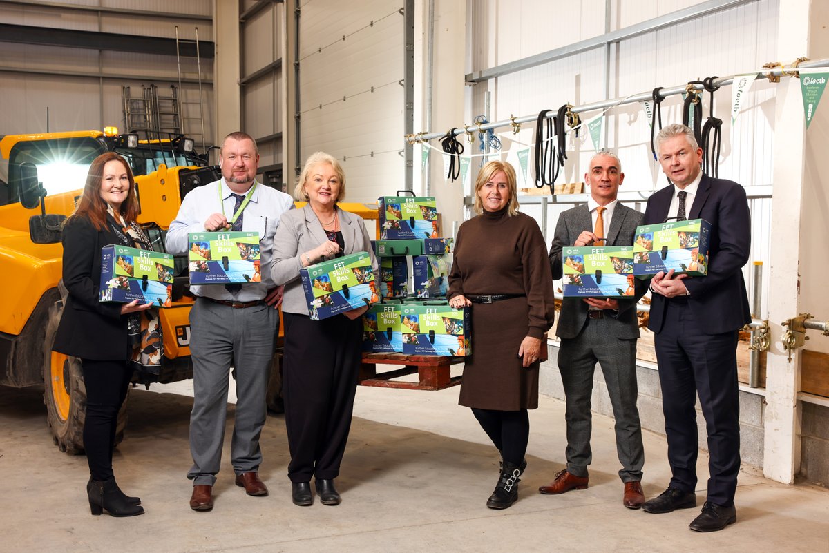 Great to see the Future Building team together at the launch of the FET Skills Box last week!

L-R: Siobhan Gill @SOLASFET,  Alan Brady Future Building @welfare_ie, Jo Cahalin Future Building Skills ETBI, Siobhan Lawlor Employer Relations @welfare_ie,  Dr Joe Collins FET Director…