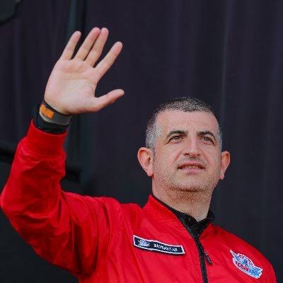 A_Y_SE__N_U_R_R's tweet photo. Hel£lalleşelim derken H£WALLEŞENLERİN sizinle gurur duymasını zaten beklemiyorum 
@Selcuk Ve @haluk.
Türk Milleti sizinle gurur duyuyor. 3-5 £nik h@vlasa ne olur, h@vlamasa ne olur

____
The Economist Başak Demirtaş Selçuk Bayraktar Haluk Bayraktar Otobüs TV 8 Tasmalı https://t.co/AACaXM1NxL