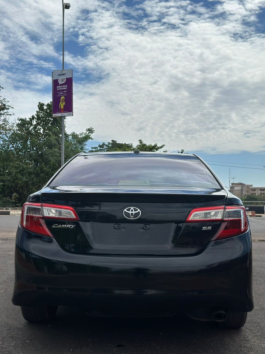 2013 Toyota camry Se • 2.4 inline 4 Engine • Reverse camera , chilling AC , •clean leather seats , sunroof Price : ₦8.3m F or Inquiries; 📲 08118170832 💌or kindly send a DM. #AbujaTwitterCommunity