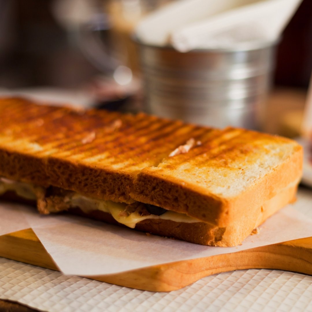 Who's looking forward to a delicious light bite in a quiet and comfortable space before their flight? The SKYLIFE Lounge opens from May, 2024. Kick back and relax with light bites, snacks and a selection of hot and cold drinks. 👉 londonsouthendairport.com/at-the-airport…