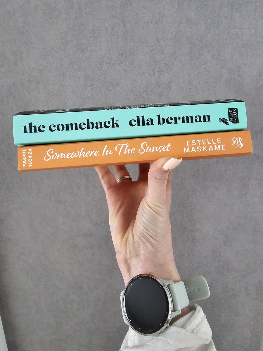 Happy publication day to these gorgeous books. #somewhereinthesunset by @EstelleMaskame is a fabulous story, if you like a bit of romance choose this, thanks @inkroadbooks for sending. I'll be review #thecomeback by @ellabee on IG later for @Squadpod3 thanks to @AriaFiction