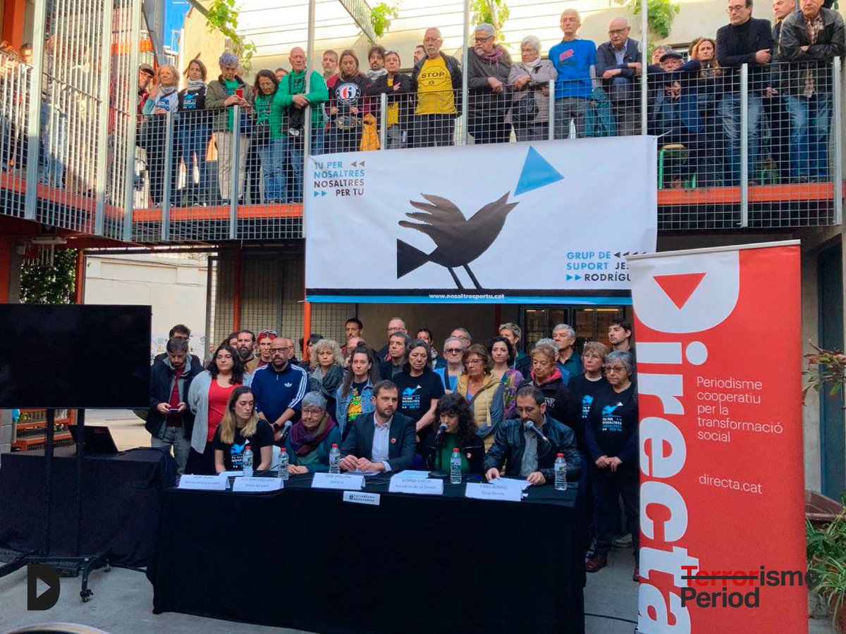 #PeriodismeNoÉsTerrorisme | Davant la manca de garanties per exercir com a periodista  i per l'amenaça d'un empresonament arbitrari, Jesús Rodríguez és a l'exili. 

🗣️Organitzacions, entitats del barri i periodistes es troben ara a <a href="/La_Directa/">Directa</a> per donar suport a <a href="/JesusLliure/">#NosaltresPerTu</a>