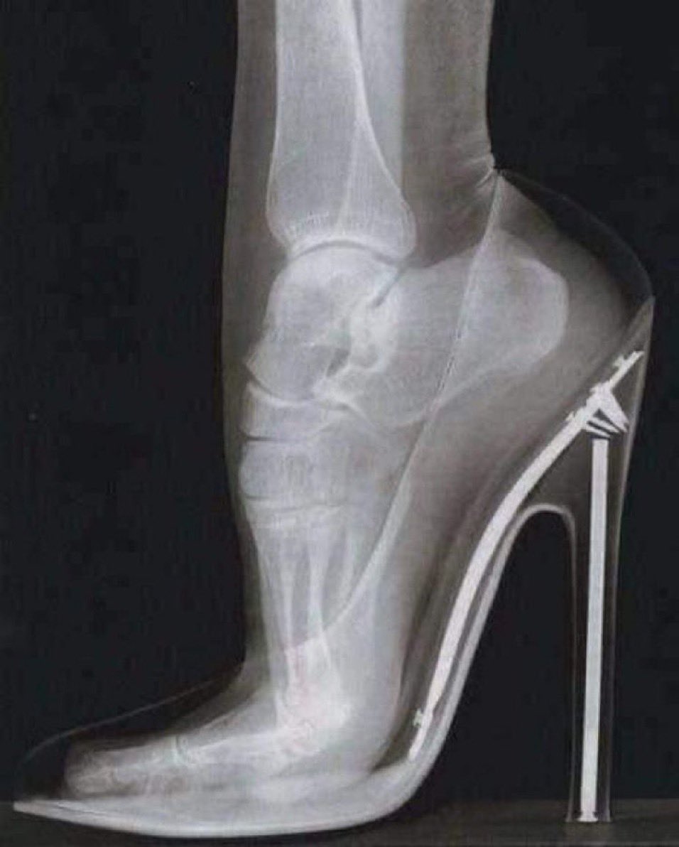 kirahdollzz's tweet photo. Women are really strong, men will never understand the pain we go through everyday😭. https://t.co/CSj1jPY23w