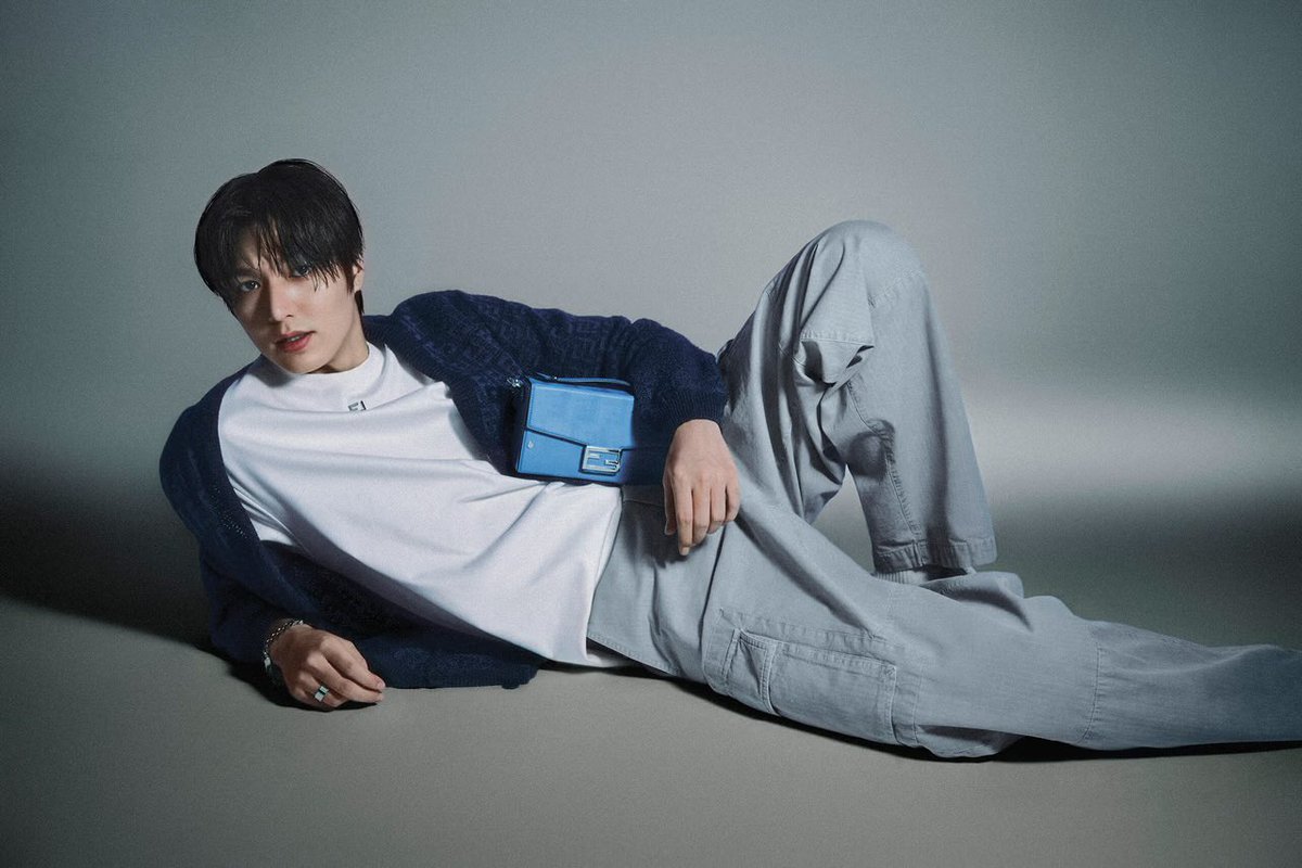 karin3413's tweet photo. #イミンホ @ActorLeeMinHo #minoz #mymentertainment #HAPPYBAZAAR

About “Ask The Stars”
Lee Minho: “The character I played is a gynecologist, so I learned the basics of gynecology, such as surgery and childbirth, and asked doctors for advice...”

🔗https://t.co/0vLo3FVEpk https://t.co/s2Qt4pjPNE