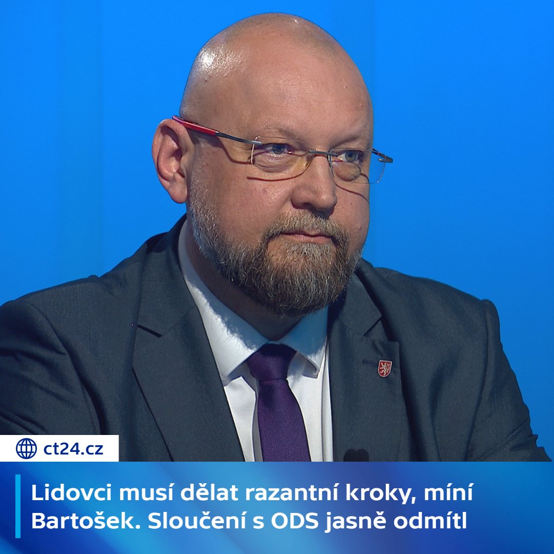 1. místopředseda lidovců Jan Bartošek si je vědom toho, že nízká podpora KDU-ČSL je dlouhodobý trend. Strana podle něj musí začít dělat razantní kroky. Varianta slučovacího sjezdu například s ODS ale podle něj nepřipadá v úvahu. Více se dočtete tady 👉 czch.tv/38okuv