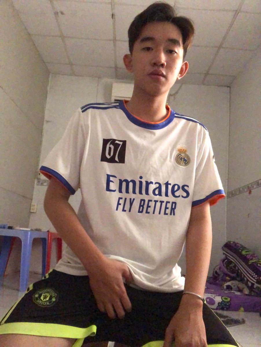 Vũ trụ mỹ nam tweet media