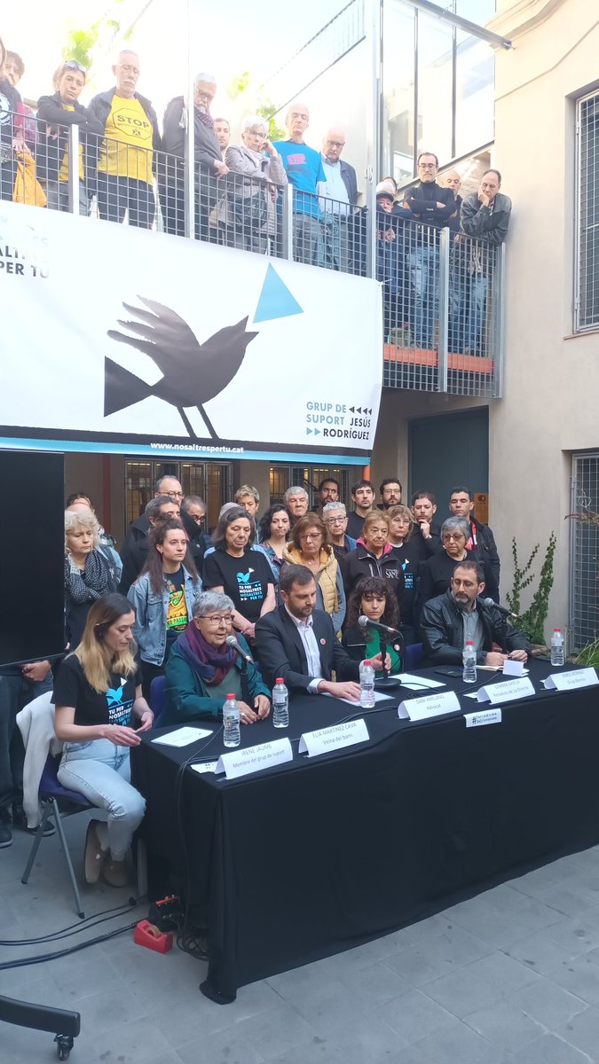 Jesús Rodríguez, periodista de @La_Directa, anuncia que s'ha exiliat a Suïssa davant l'amenaça de no poder realitzar la seva professió lliurement #periodismenoesterrorisme #nosaltrespertu